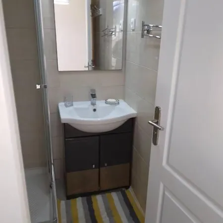 Superbe Newly Renovated Flat סרסל