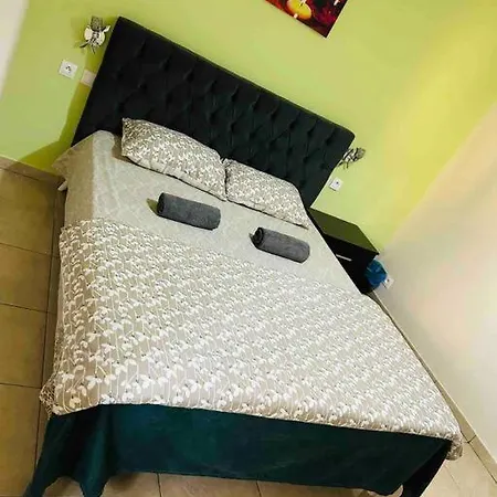 Superbe Newly Renovated Flat סרסל