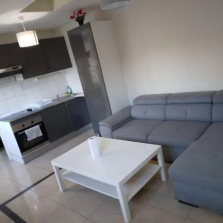 Superbe Newly Renovated Flat * סרסל